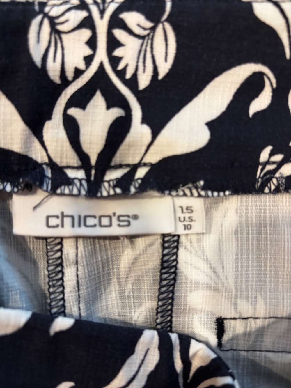 Chico’s Navy/ White Damask Bermuda Shorts - Picture 6 of 7